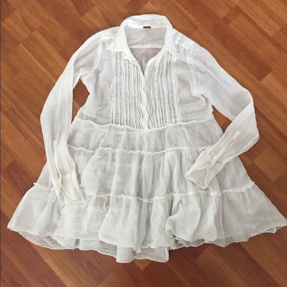 Free people romantic white top Blouse